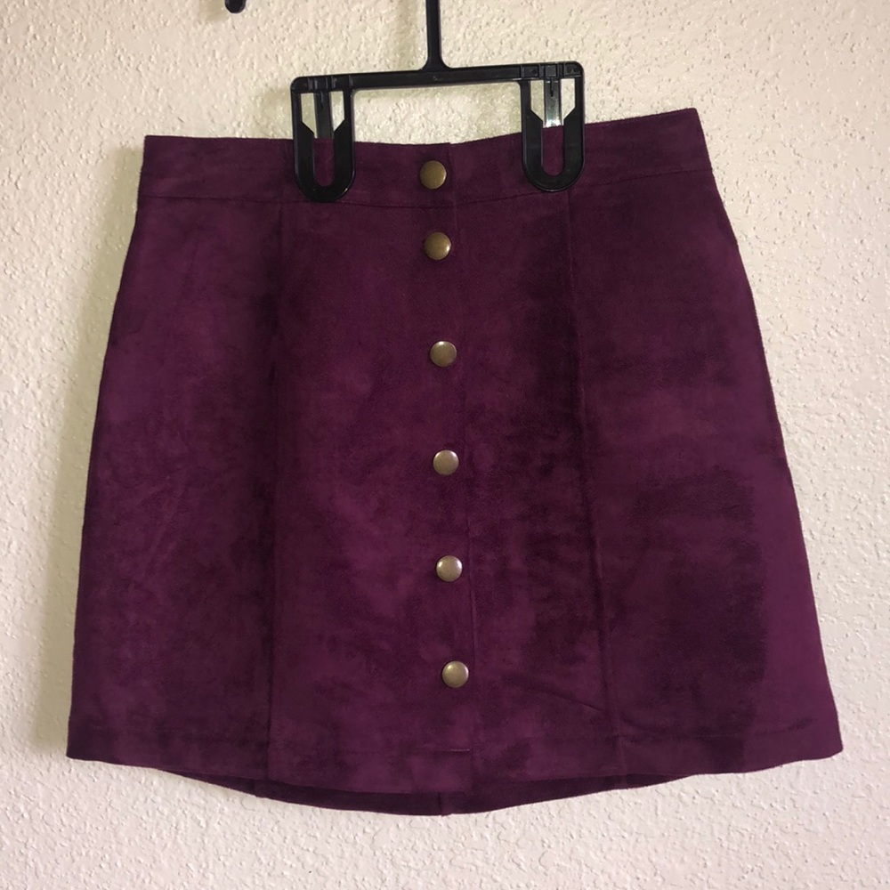 Maroon velvet high-waisted skirt